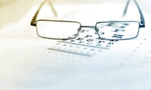 ¿Cómo cuidar mis lentes? Los 5 puntos más importantes